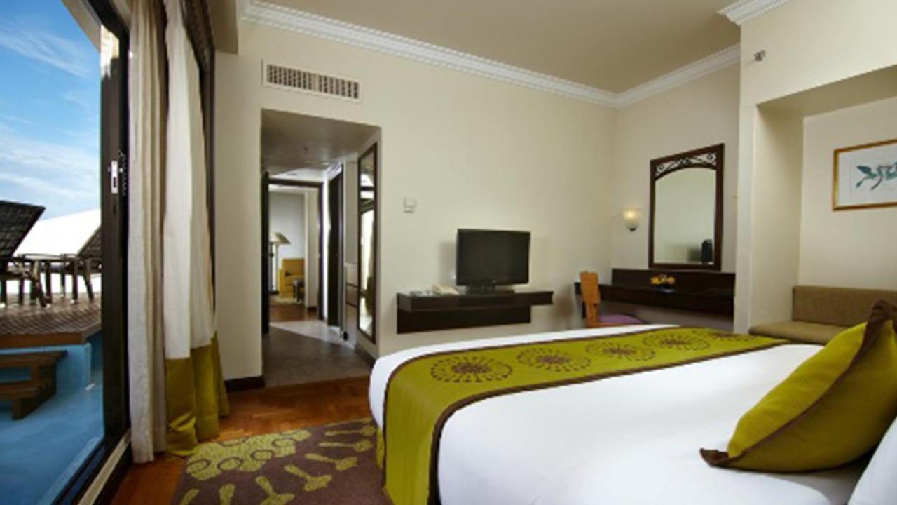 Holiday Inn Resort Penang باتو فيرينغي المظهر الخارجي الصورة